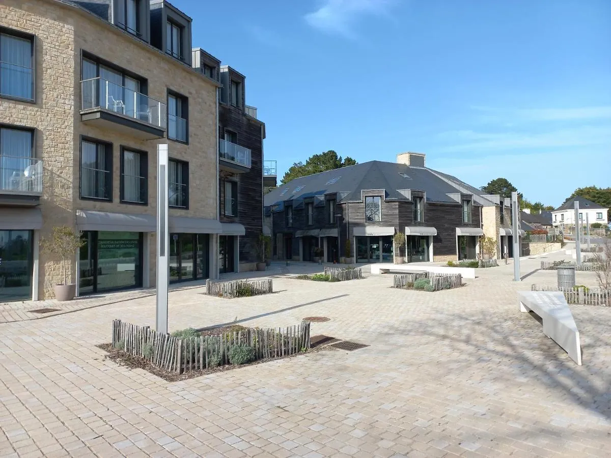 1101 Apartment Arzon 0*,  France